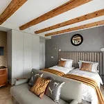Πανσιόν With Private Bathroom At Three Bedroom Interwar Grabyte With Daily Spaces To Share By Pine Forest On The Bank Of The River- 8min By Car From Old Town 3*