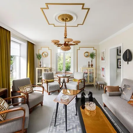 بيت ضيافة With Private Bathroom At Three Bedroom Interwar Grabyte With Daily Spaces To Share By Pine Forest On The Bank Of The River- 8min By Car From Old Town كاوناس