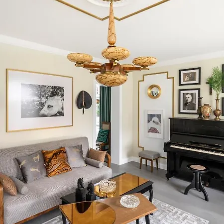 With Private Bathroom At Three Bedroom Interwar Grabyte With Daily Spaces To Share By Pine Forest On The Bank Of The River- 8min By Car From Old Town 3* Κάουνας