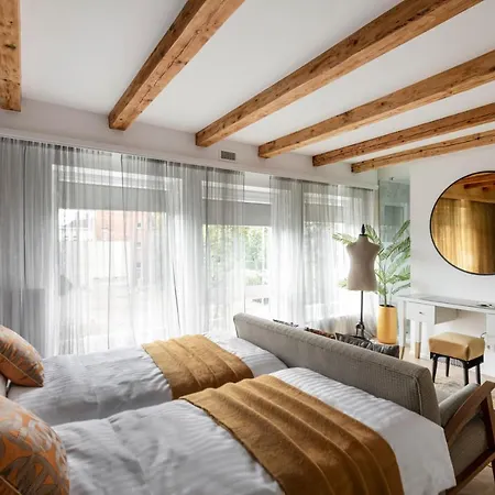 With Private Bathroom At Three Bedroom Interwar Grabyte With Daily Spaces To Share By Pine Forest On The Bank Of The River- 8min By Car From Old Town Kaunas