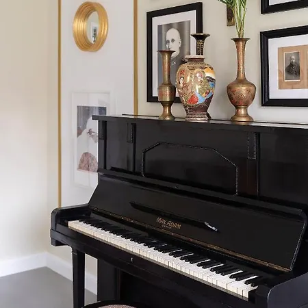 Pensionat With Private Bathroom At Three Bedroom Interwar Grabyte With Daily Spaces To Share By Pine Forest On The Bank Of The River- 8min By Car From Old Town 4*