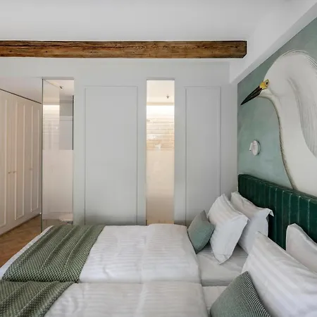 With Private Bathroom At Three Bedroom Interwar Grabyte With Daily Spaces To Share By Pine Forest On The Bank Of The River- 8min By Car From Old Town Pensionat 4*