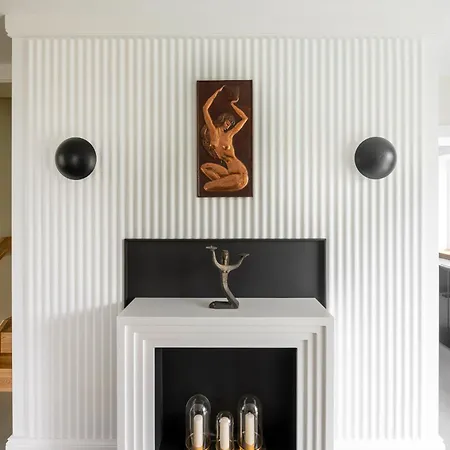 With Private Bathroom At Three Bedroom Interwar Grabyte With Daily Spaces To Share By Pine Forest On The Bank Of The River- 8min By Car From Old Town Kaunas