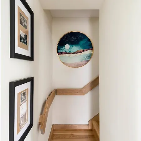 Pensionat With Private Bathroom At Three Bedroom Interwar Grabyte With Daily Spaces To Share By Pine Forest On The Bank Of The River- 8min By Car From Old Town