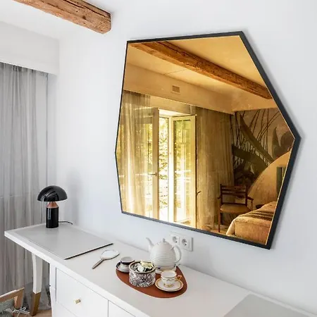 With Private Bathroom At Three Bedroom Interwar Grabyte With Daily Spaces To Share By Pine Forest On The Bank Of The River- 8min By Car From Old Town 4* Kaunas