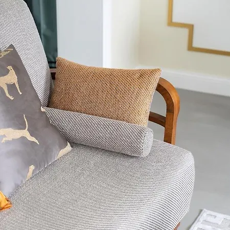 With Private Bathroom At Three Bedroom Interwar Grabyte With Daily Spaces To Share By Pine Forest On The Bank Of The River- 8min By Car From Old Town *