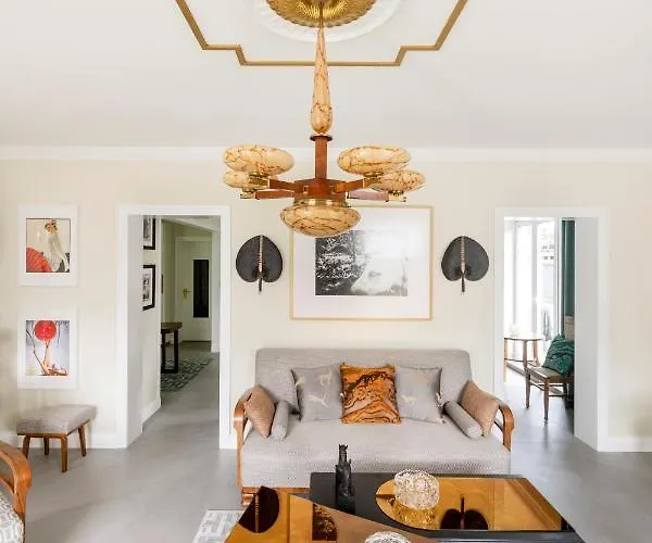 With Private Bathroom At Three Bedroom Interwar Grabyte With Daily Spaces To Share By Pine Forest On The Bank Of The River- 8min By Car From Old Town 4*