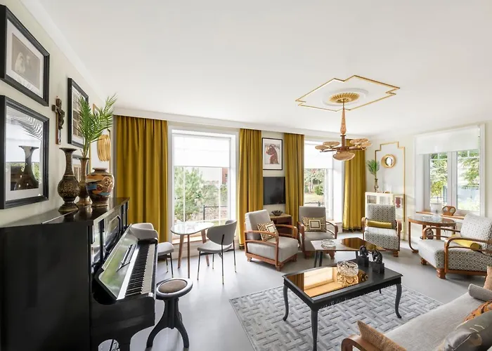 Pensionat With Private Bathroom At Three Bedroom Interwar Grabyte With Daily Spaces To Share By Pine Forest On The Bank Of The River- 8min By Car From Old Town 4*