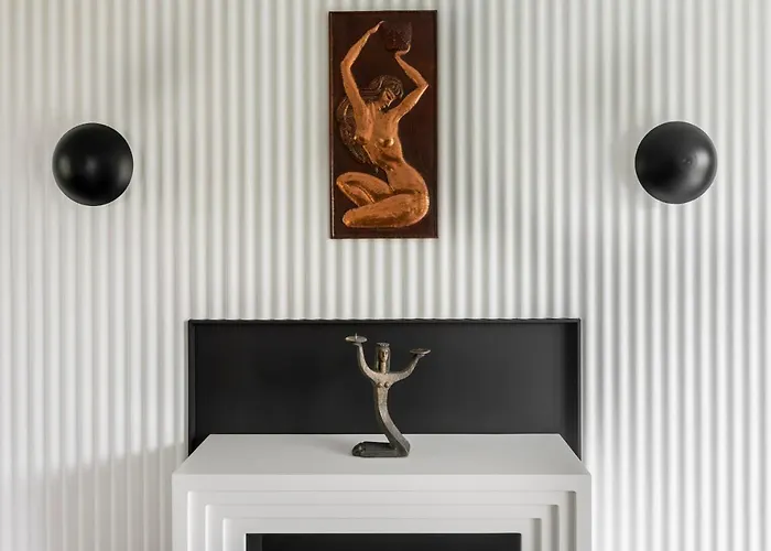 With Private Bathroom At Three Bedroom Interwar Grabyte With Daily Spaces To Share By Pine Forest On The Bank Of The River- 8min By Car From Old Town 4*