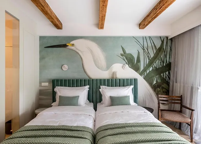 With Private Bathroom At Three Bedroom Interwar Grabyte With Daily Spaces To Share By Pine Forest On The Bank Of The River- 8min By Car From Old Town Pensionat