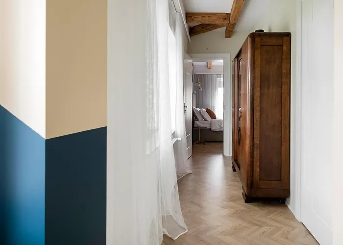 Pensionat With Private Bathroom At Three Bedroom Interwar Grabyte With Daily Spaces To Share By Pine Forest On The Bank Of The River- 8min By Car From Old Town 4*