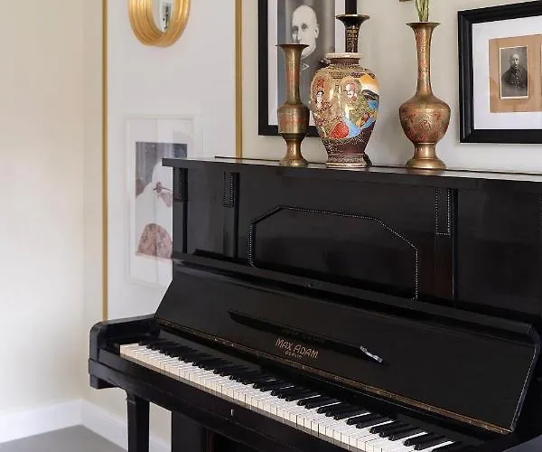 Pensionat With Private Bathroom At Three Bedroom Interwar Grabyte With Daily Spaces To Share By Pine Forest On The Bank Of The River- 8min By Car From Old Town 4*