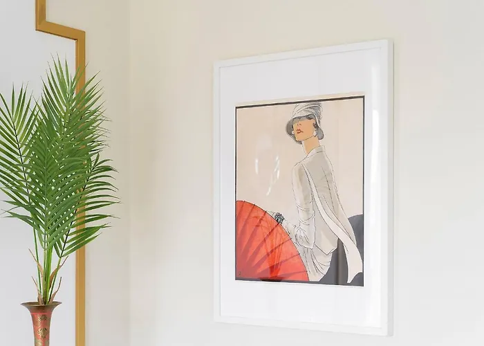 With Private Bathroom At Three Bedroom Interwar Grabyte With Daily Spaces To Share By Pine Forest On The Bank Of The River- 8min By Car From Old Town Pensionat