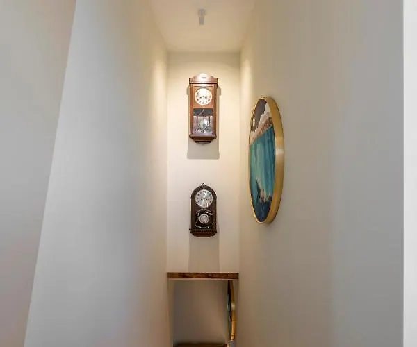 Pensionat With Private Bathroom At Three Bedroom Interwar Grabyte With Daily Spaces To Share By Pine Forest On The Bank Of The River- 8min By Car From Old Town Kaunas