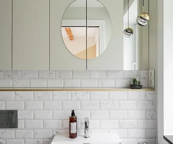 With Private Bathroom At Three Bedroom Interwar Grabyte With Daily Spaces To Share By Pine Forest On The Bank Of The River- 8min By Car From Old Town Pensionat 4*