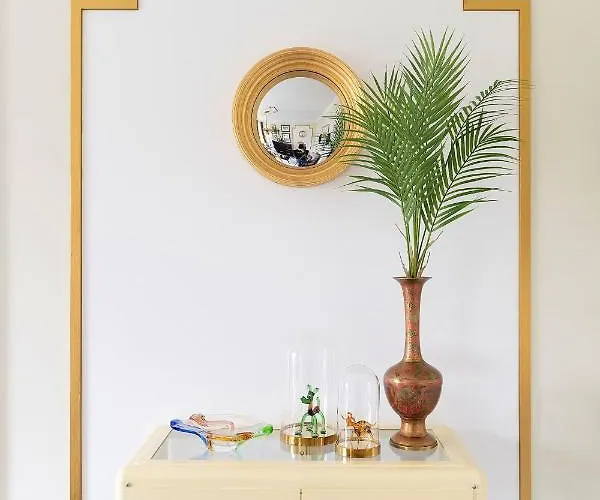 Pensionat With Private Bathroom At Three Bedroom Interwar Grabyte With Daily Spaces To Share By Pine Forest On The Bank Of The River- 8min By Car From Old Town