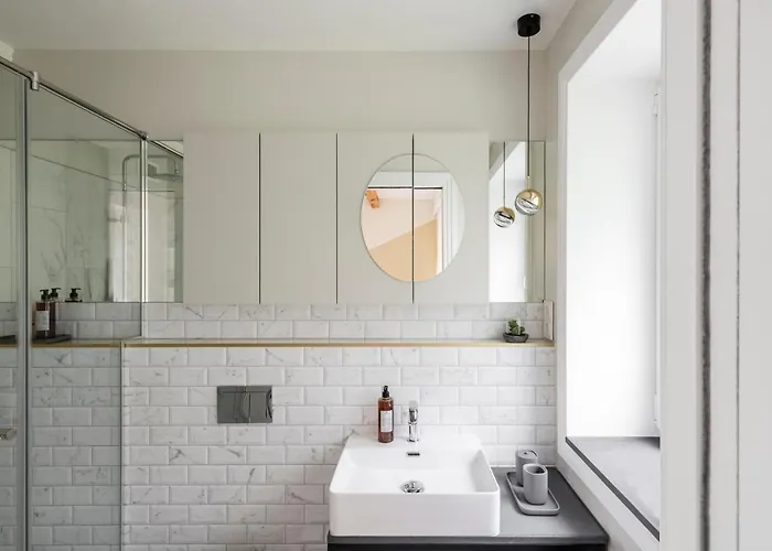 Pensionat With Private Bathroom At Three Bedroom Interwar Grabyte With Daily Spaces To Share By Pine Forest On The Bank Of The River- 8min By Car From Old Town 4*