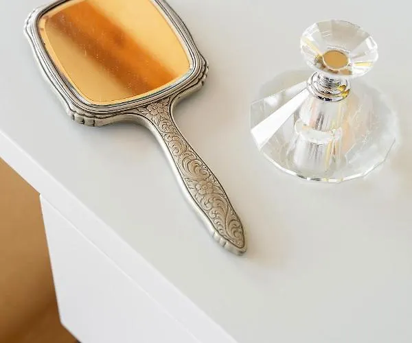 With Private Bathroom At Three Bedroom Interwar Grabyte With Daily Spaces To Share By Pine Forest On The Bank Of The River- 8min By Car From Old Town Pensionat Kaunas