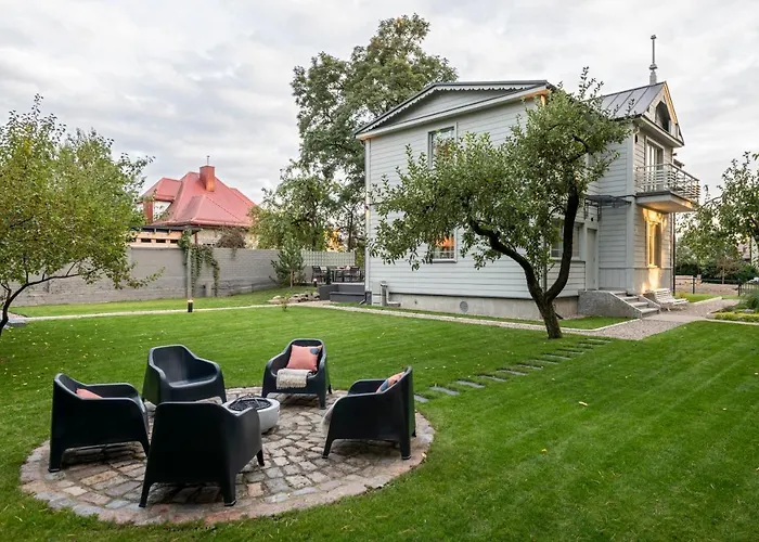 With Private Bathroom At Three Bedroom Interwar Grabyte With Daily Spaces To Share By Pine Forest On The Bank Of The River- 8min By Car From Old Town Kaunas