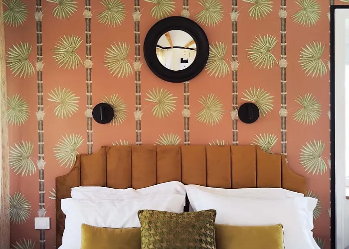 With Private Bathroom At Three Bedroom Interwar Grabyte With Daily Spaces To Share By Pine Forest On The Bank Of The River- 8min By Car From Old Town Pensionat