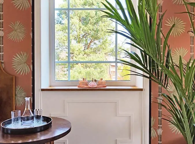 With Private Bathroom At Three Bedroom Interwar Grabyte With Daily Spaces To Share By Pine Forest On The Bank Of The River- 8min By Car From Old Town 4* Kaunas