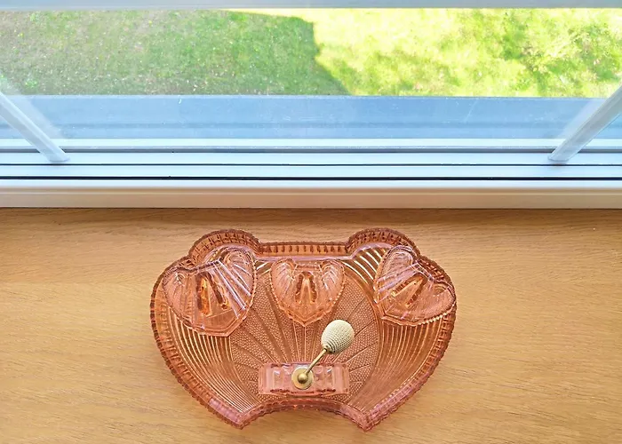 Pensionat With Private Bathroom At Three Bedroom Interwar Grabyte With Daily Spaces To Share By Pine Forest On The Bank Of The River- 8min By Car From Old Town