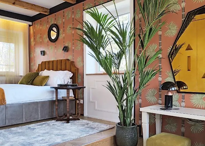 With Private Bathroom At Three Bedroom Interwar Grabyte With Daily Spaces To Share By Pine Forest On The Bank Of The River- 8min By Car From Old Town 4*